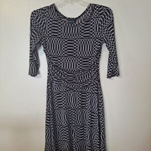 Enfocus Studio Black and White Geometric Long Sleeve Dress